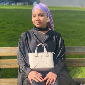 Baby -sitter expérimenté aux comores 