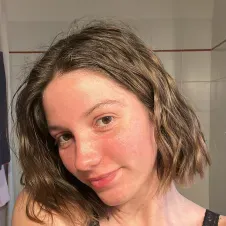 Étudiante en animation, baby-sitter sur son temps libre 