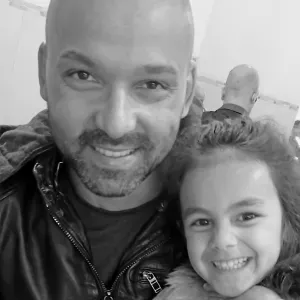 Procuro cuidador/a na casa do mesmo/a.