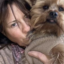 Housekeeper looking for work within the radius of COMPORTA