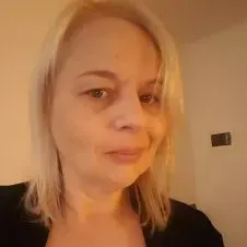 Salve  sono Loretta  ho esperienza  nelle  pulizie  da