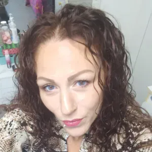 Cerco ore come addetta alle pulizie 