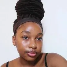 Experienced babysitter Available in Renfrew