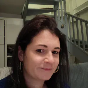 Femme de ménage responsable jard sur mer