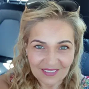 Procuro trabalho como babysitter e doméstica