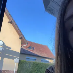 Baby-sitter disponible des maintenant 