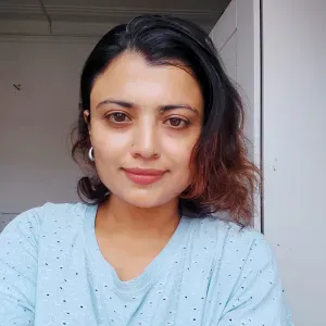 Responsible cleaning employee in Lisbon area.