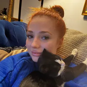  Loving Cat Mom & Dedicated Pet Sitter