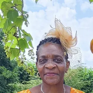 Dame de compagnie douce et bienveillante 