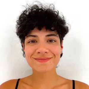 Prof franco-bolivienne expérimenté à Paris.