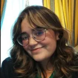 Empregada jovem de limpeza Porto