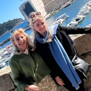 Cerco accompagni x donna autonoma post-ictus, lieve afasia.