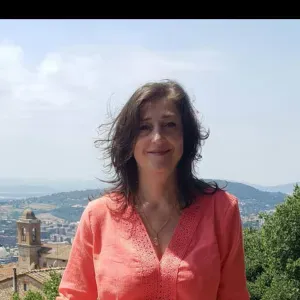 Cerco lavoro come colf o badante (no 24 ore) a Perugia!