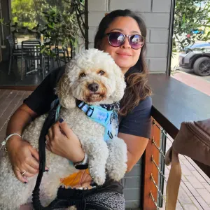 Pet-sitter diplômée et passionnée, basée à Saint-Raphaël. 