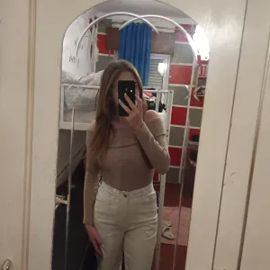 Procuro emprego como babysitter 