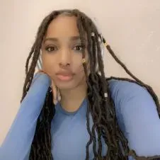 Noubou et babysitteuses