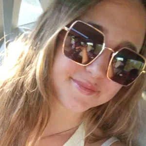 Baby-sitter douce, fiable, dispo vendredis et samedis