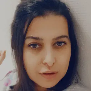 Bonjour, je suis disponible pour m'occuper des personnes âgé