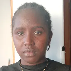 Empregada de limpeza responsavel em faro