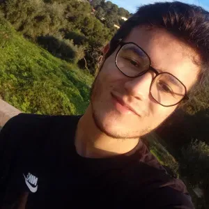 Étudiant sérieux et bienveillant – aide aux devoirs