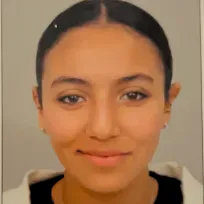 Baby-sitter ou pet Sitter motivée et à l'écoute.