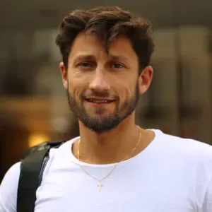 Professeur de yoga en distanciel et en présentiel à Paris