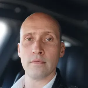 cherche nounou à mi temps pour l'année 