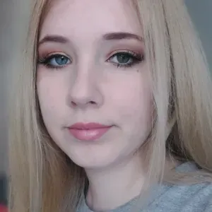 Looking for full time babysitter job