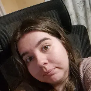 Baby-sitter avec un peut d'expérience à Neuves-Maisons