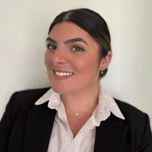 Ancienne au pair devenue hôtesse de l'air sur Marseille