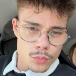 Homme de ménage présent sur Saint Maixent L'école, Azay….