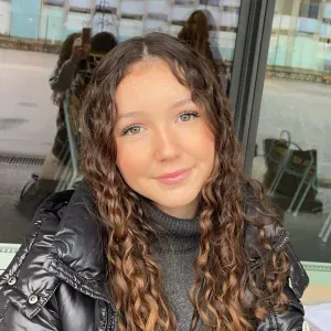 Une baby-sitter attentionnée, créative et motivée !