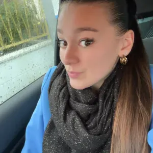 Baby-sitter expérimentée et diplômée