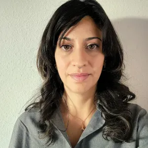 Pet sitting services at petts houses