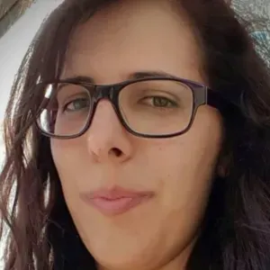 Empregada de limpeza vale de cambra 