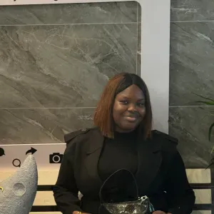 Baby-sitter expérimenté en Côte d'Ivoire 