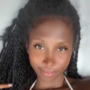 Baby-sitter expérimenté à Madagascar 