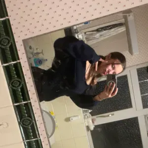 Teen babysitter just looking for money good with kids