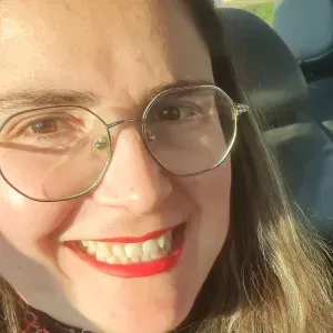 Empregada de limpeza responsável 