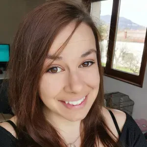 femme de ménage rigoureuse et appliquer