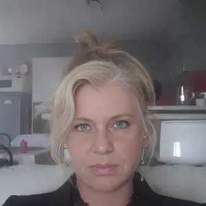 Femme de ménage à l'aide sociale 