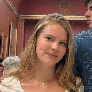 Baby sitter in Toulouse studying 
