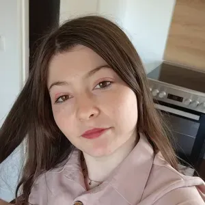 Jeune femme de 19 ans pet sitter a Niort