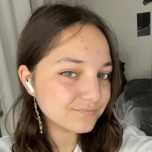 Baby-sitter étudiante à  Paris !