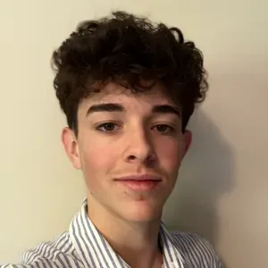 Jeune baby-sitter sérieux disponible dans l'Orne