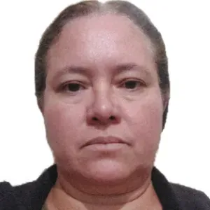 Empregada de limpeza responsável, comprometida. 