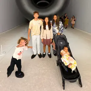 Buscamos niñera en Argentona.  A Tiempo Completo