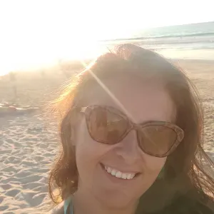 Procuro empregada limpeza para moradia Trofa