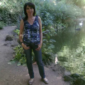 Procuro empregada limpeza 