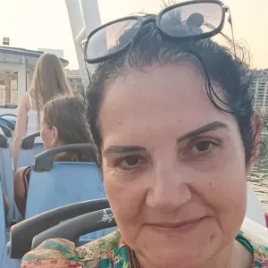 Femme de ménage  et hôtelière 